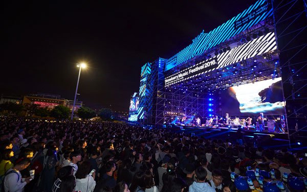 Forever 21为你的音乐节之旅打造潮酷出街装