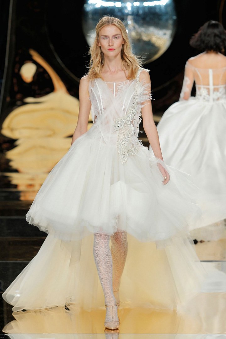 Yolan Cris 2025巴萨罗那婚纱周婚纱秀