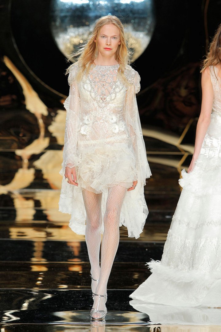 Yolan Cris 2025巴萨罗那婚纱周婚纱秀