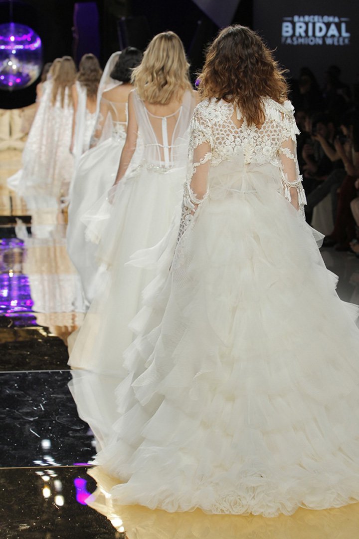 Yolan Cris 2025巴萨罗那婚纱周婚纱秀