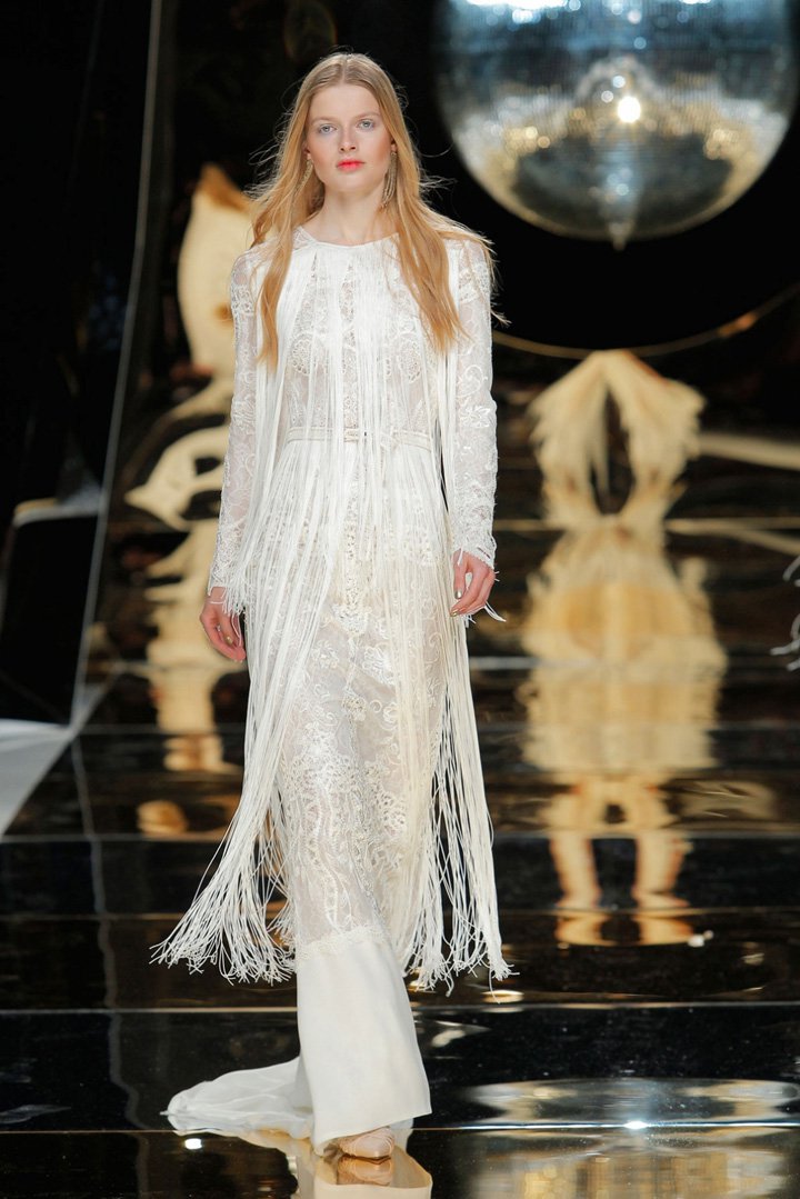 Yolan Cris 2025巴萨罗那婚纱周婚纱秀