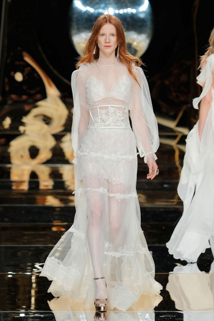 Yolan Cris 2025巴萨罗那婚纱周婚纱秀