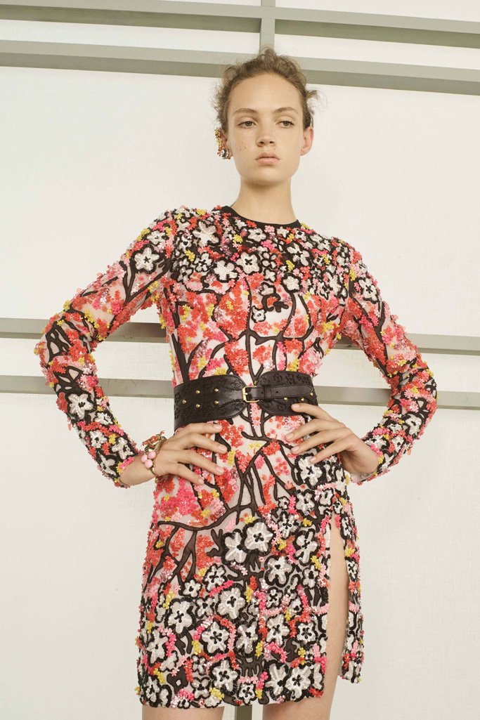 Elie Saab（艾莉·萨博）2025早春Lookbook