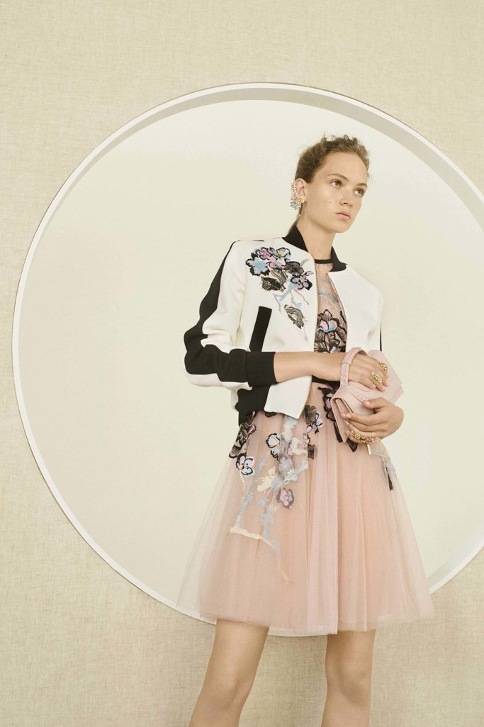 Elie Saab（艾莉·萨博）2025早春Lookbook