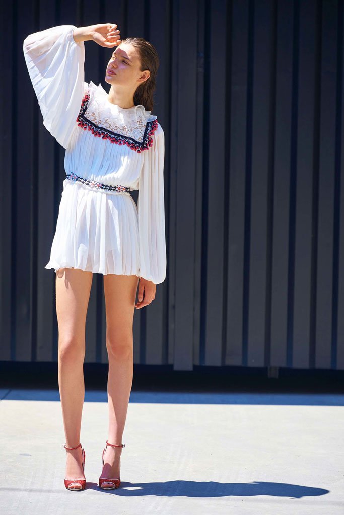 意大利设计师品牌 Giambattista Valli释出 Giamba 2025早春时尚广告大片