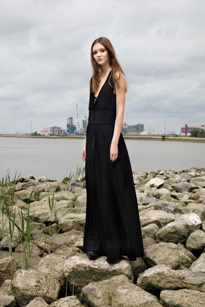 设计师品牌 Veronique Branquinho 2025早春品牌广告