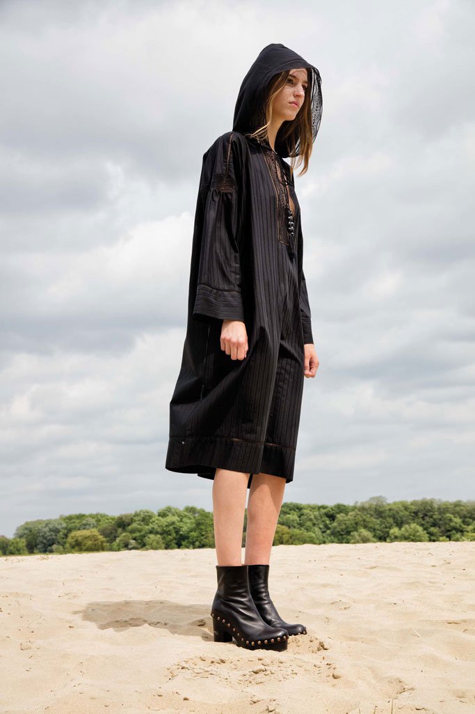 设计师品牌 Veronique Branquinho 2025早春品牌广告