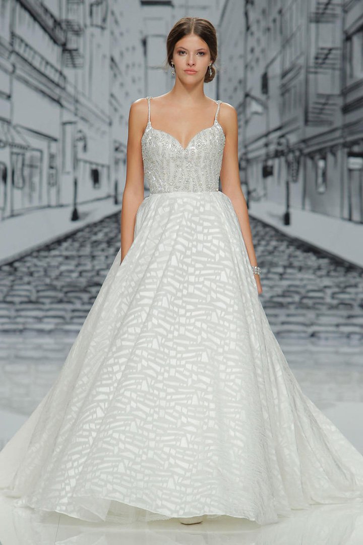 Justin Alexander 2025巴塞罗那婚纱周婚纱秀