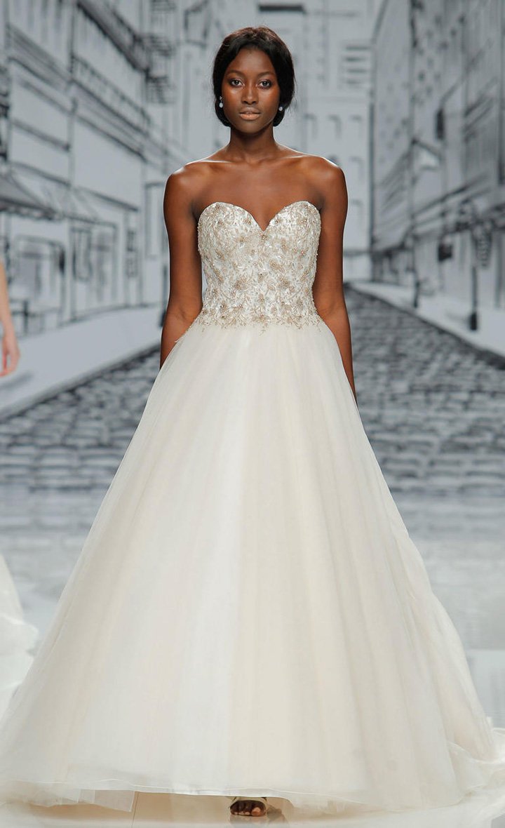 Justin Alexander 2025巴塞罗那婚纱周婚纱秀