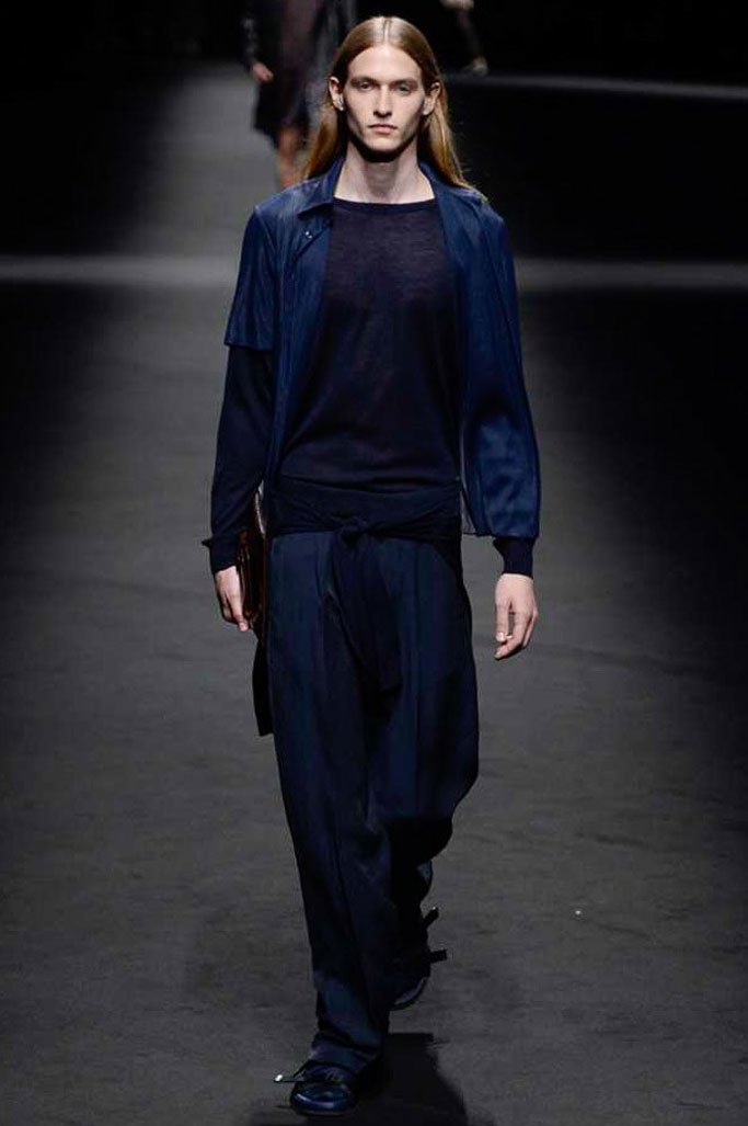 Versace（范思哲）2025米兰时装周男装秀