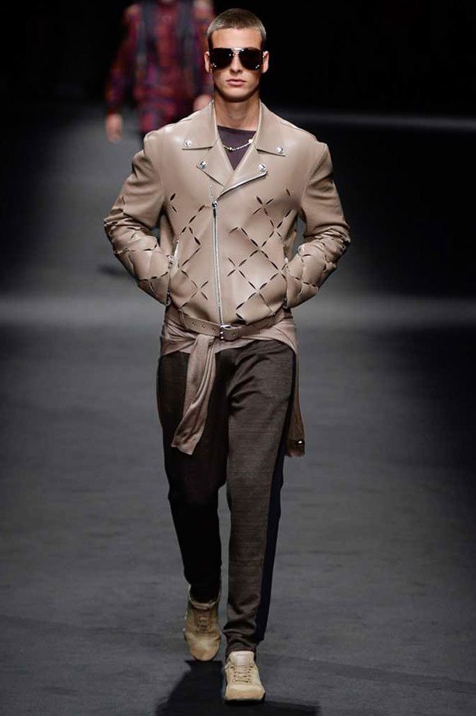 Versace（范思哲）2025米兰时装周男装秀