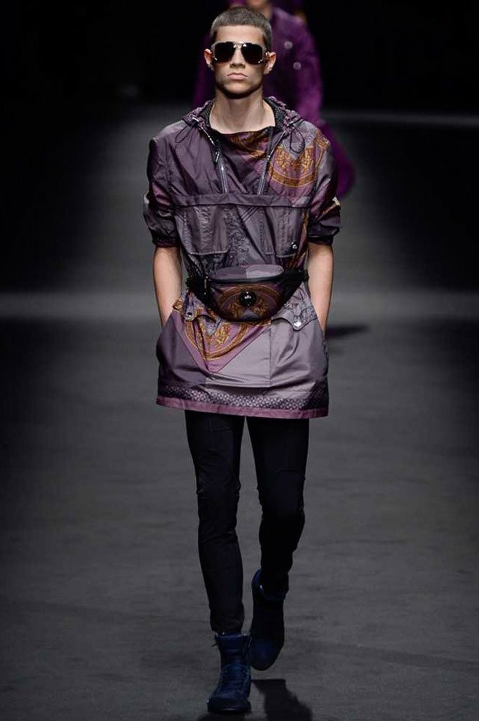 Versace（范思哲）2025米兰时装周男装秀