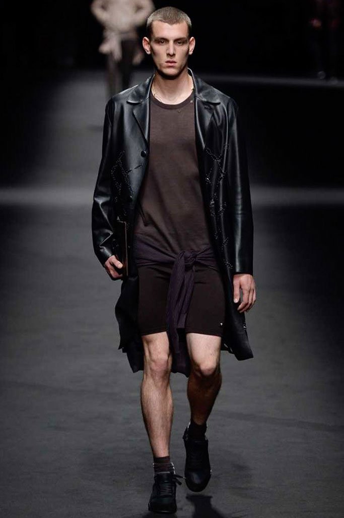 Versace（范思哲）2025米兰时装周男装秀