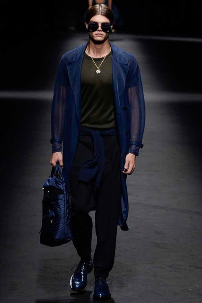 Versace（范思哲）2025米兰时装周男装秀