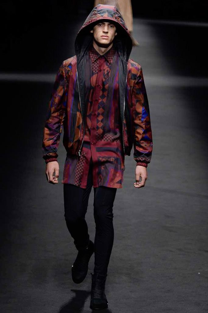 Versace（范思哲）2025米兰时装周男装秀