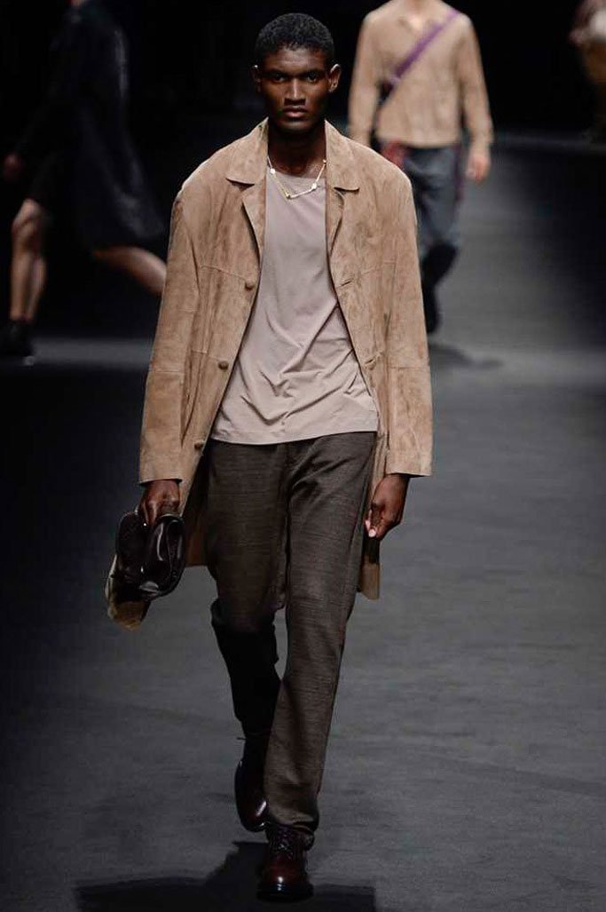 Versace（范思哲）2025米兰时装周男装秀