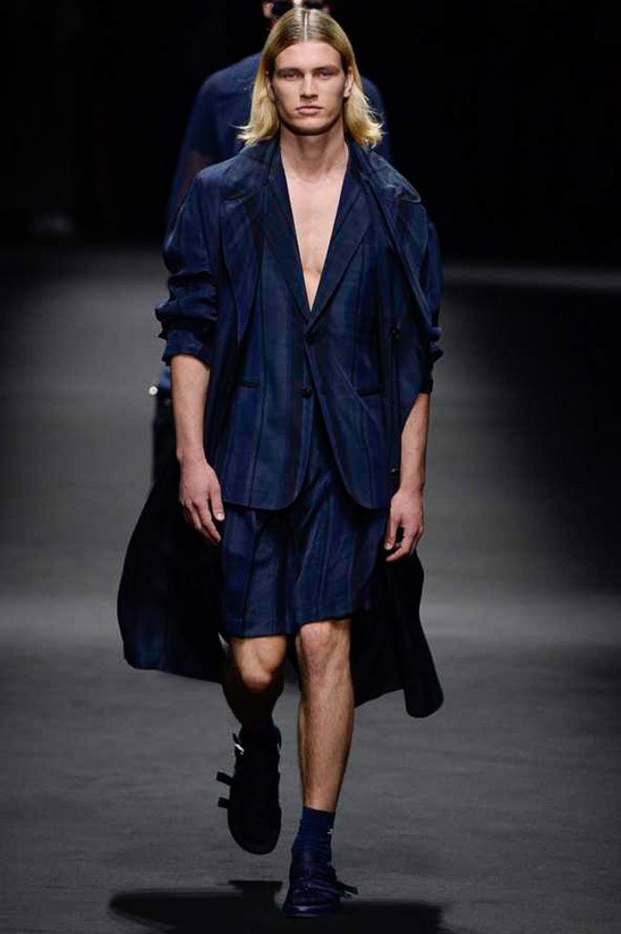 Versace（范思哲）2025米兰时装周男装秀