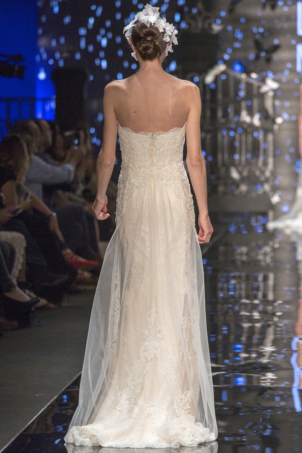 Lusan Mandongus 2025品牌婚纱秀