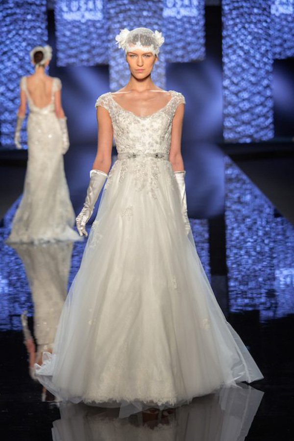 Lusan Mandongus 2025品牌婚纱秀