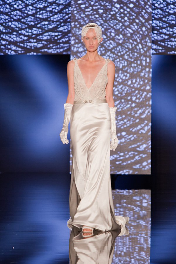 Lusan Mandongus 2025品牌婚纱秀