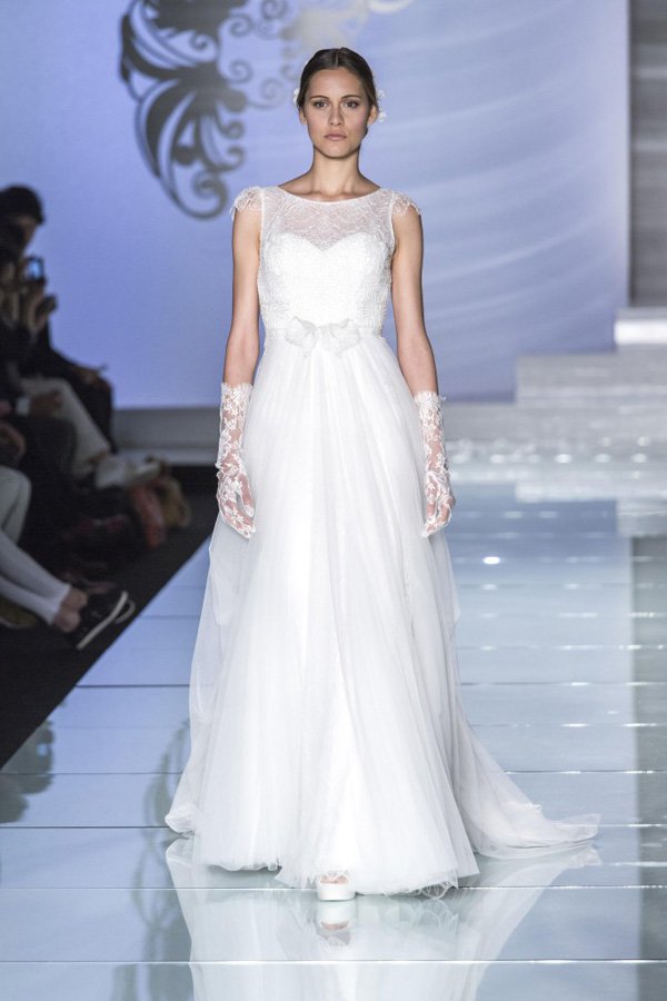 Lusan Mandongus 2025品牌婚纱秀