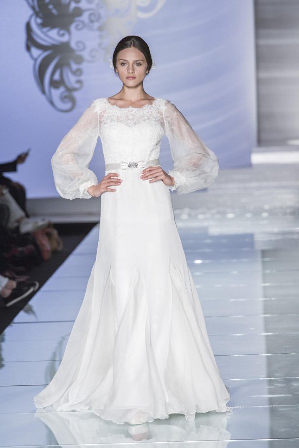 Lusan Mandongus 2025品牌婚纱秀