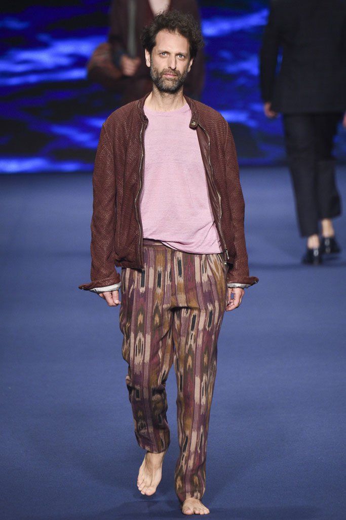 Etro（艾特罗）2025米兰时装发布会男装秀