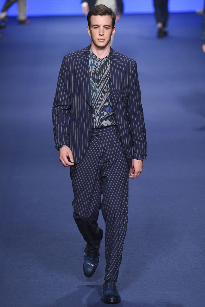 Etro（艾特罗）2025米兰时装发布会男装秀
