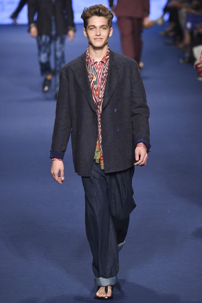 Etro（艾特罗）2025米兰时装发布会男装秀