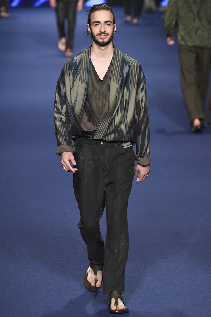 Etro（艾特罗）2025米兰时装发布会男装秀