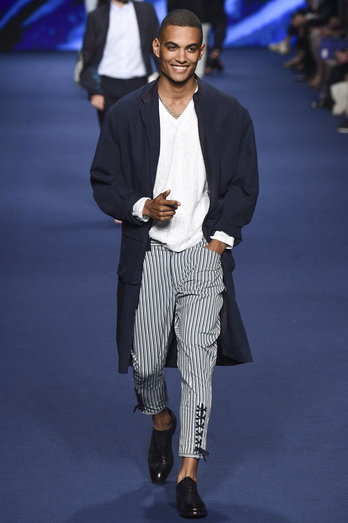 Etro（艾特罗）2025米兰时装发布会男装秀