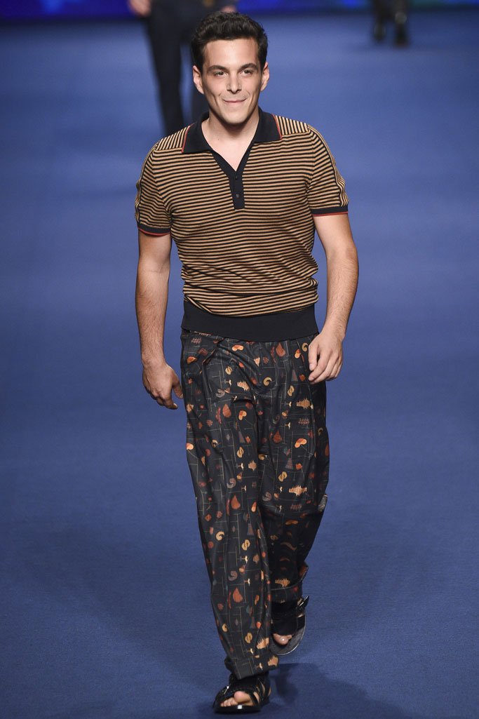 Etro（艾特罗）2025米兰时装发布会男装秀