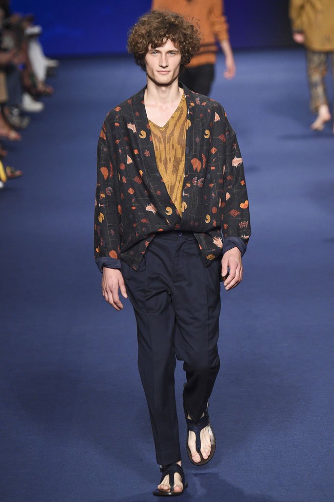 Etro（艾特罗）2025米兰时装发布会男装秀