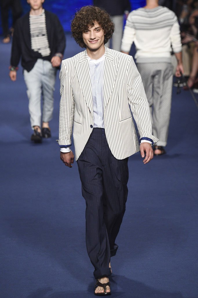 Etro（艾特罗）2025米兰时装发布会男装秀