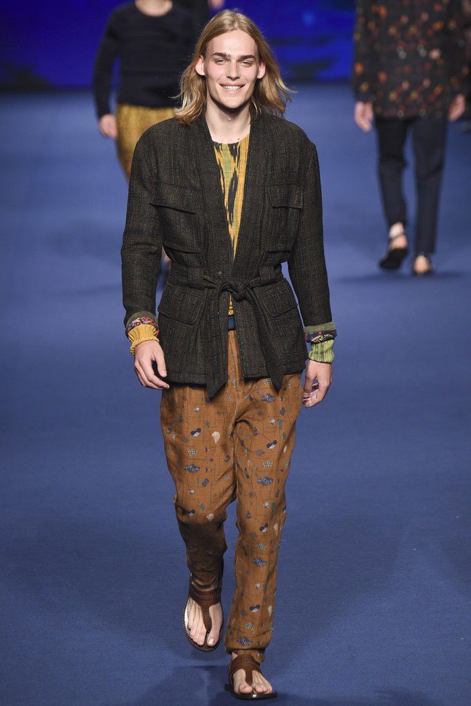 Etro（艾特罗）2025米兰时装发布会男装秀