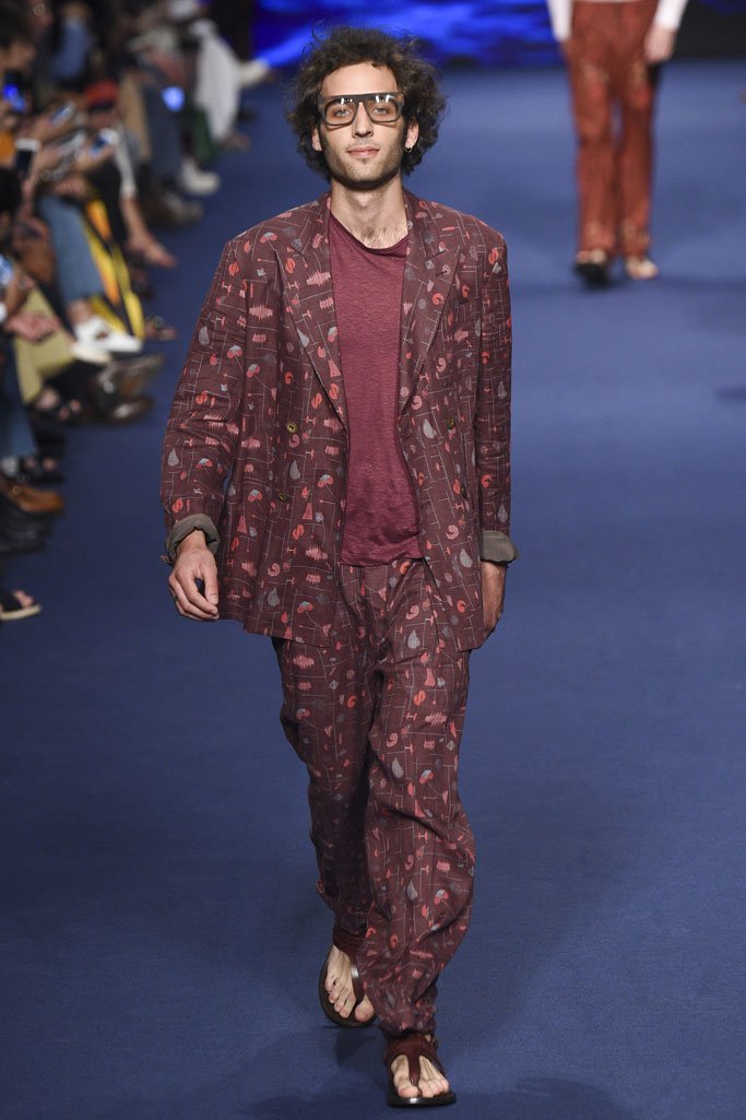 Etro（艾特罗）2025米兰时装发布会男装秀