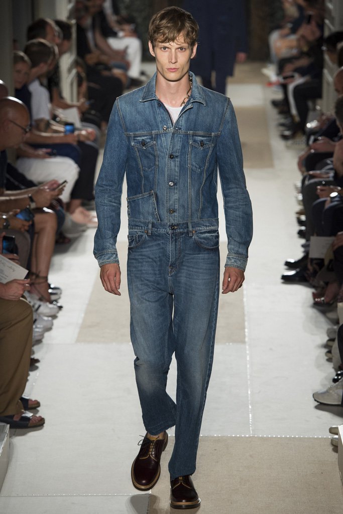 Valentino（华伦天奴）2025巴黎时装发布会男装秀