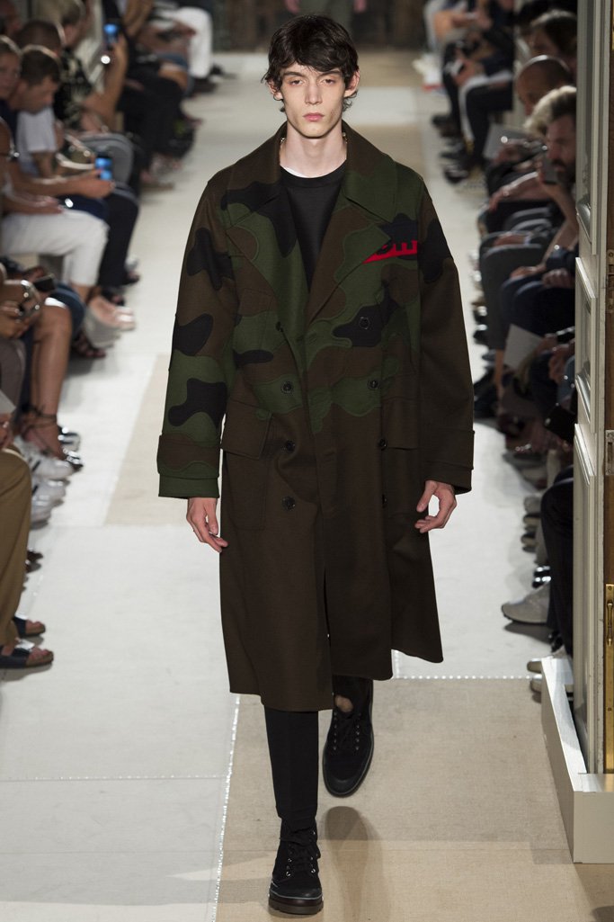 Valentino（华伦天奴）2025巴黎时装发布会男装秀