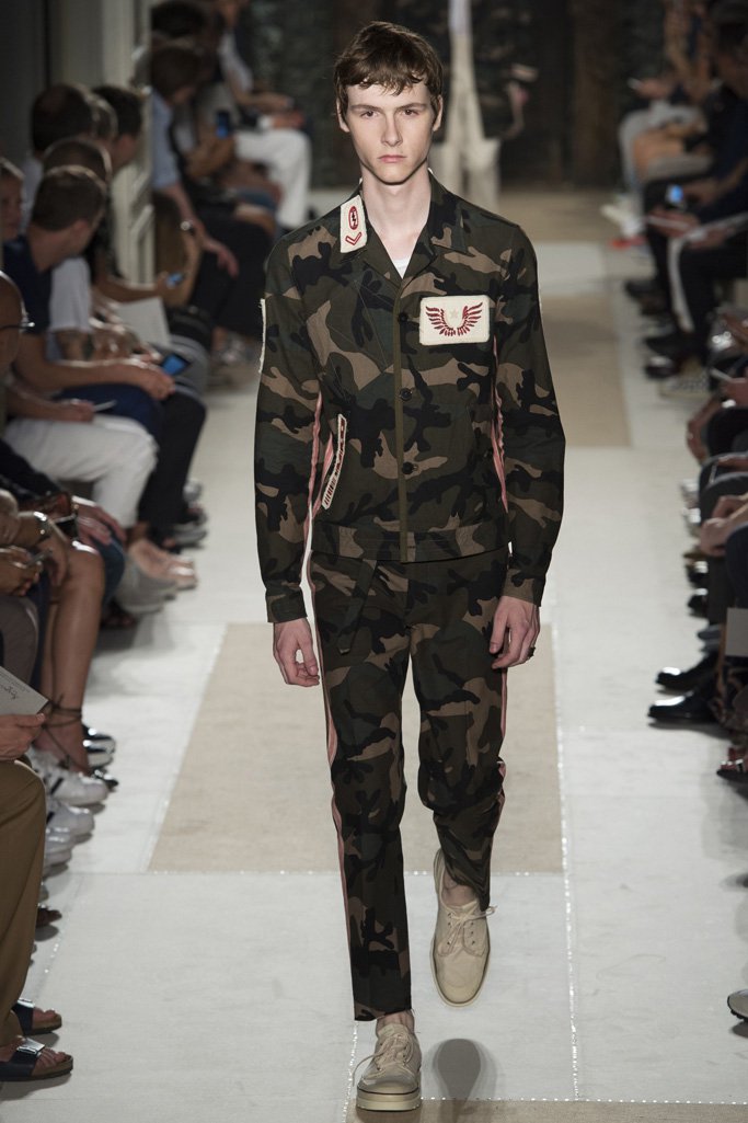 Valentino（华伦天奴）2025巴黎时装发布会男装秀