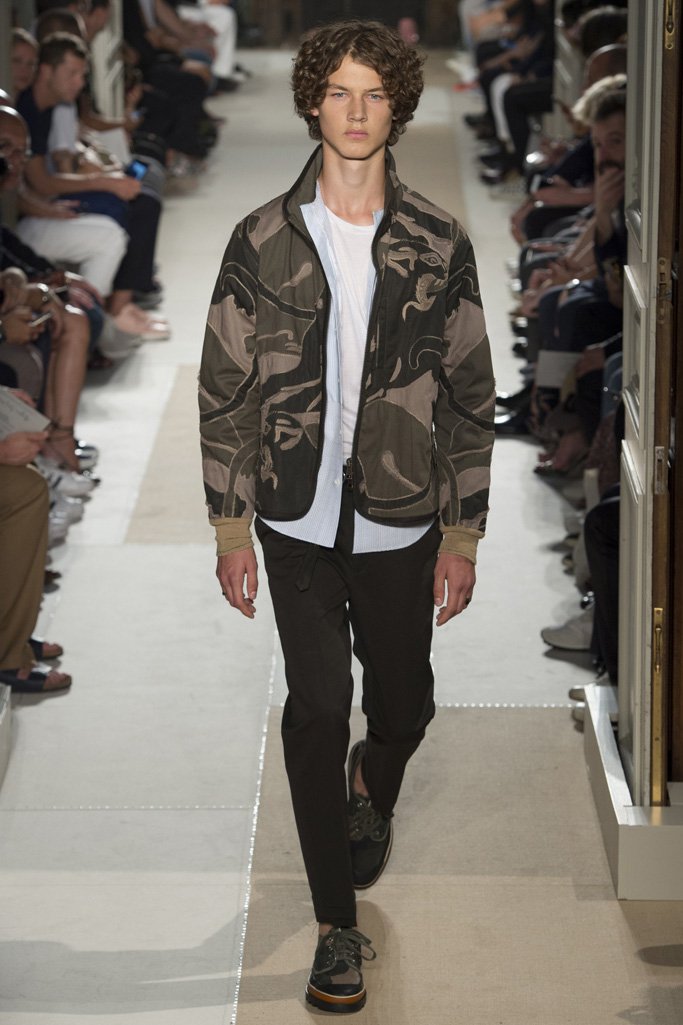 Valentino（华伦天奴）2025巴黎时装发布会男装秀