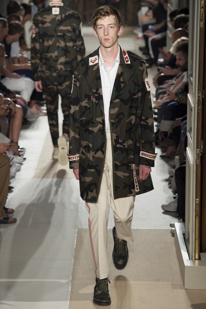 Valentino（华伦天奴）2025巴黎时装发布会男装秀