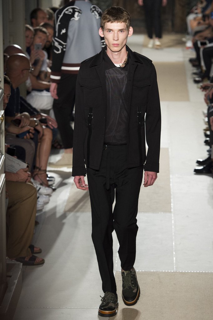 Valentino（华伦天奴）2025巴黎时装发布会男装秀