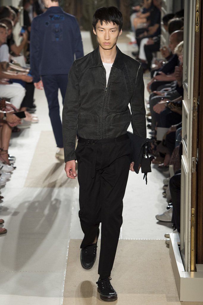 Valentino（华伦天奴）2025巴黎时装发布会男装秀