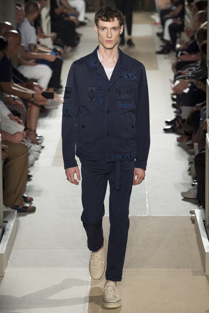 Valentino（华伦天奴）2025巴黎时装发布会男装秀