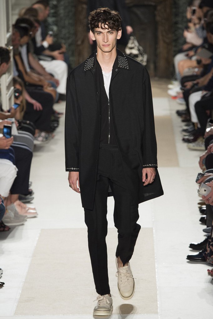 Valentino（华伦天奴）2025巴黎时装发布会男装秀