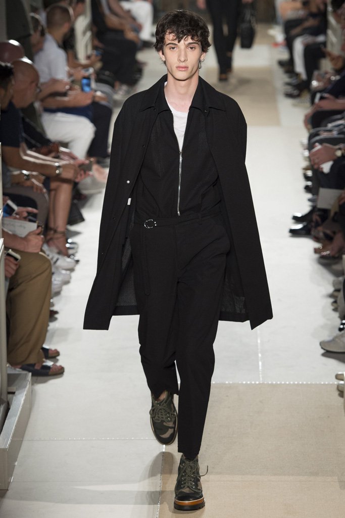 Valentino（华伦天奴）2025巴黎时装发布会男装秀