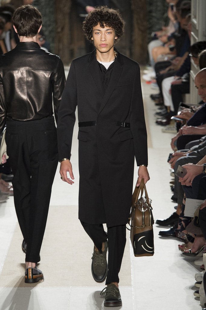 Valentino（华伦天奴）2025巴黎时装发布会男装秀