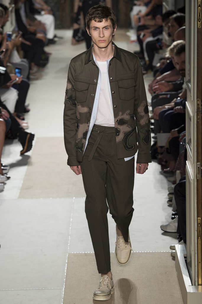 Valentino（华伦天奴）2025巴黎时装发布会男装秀