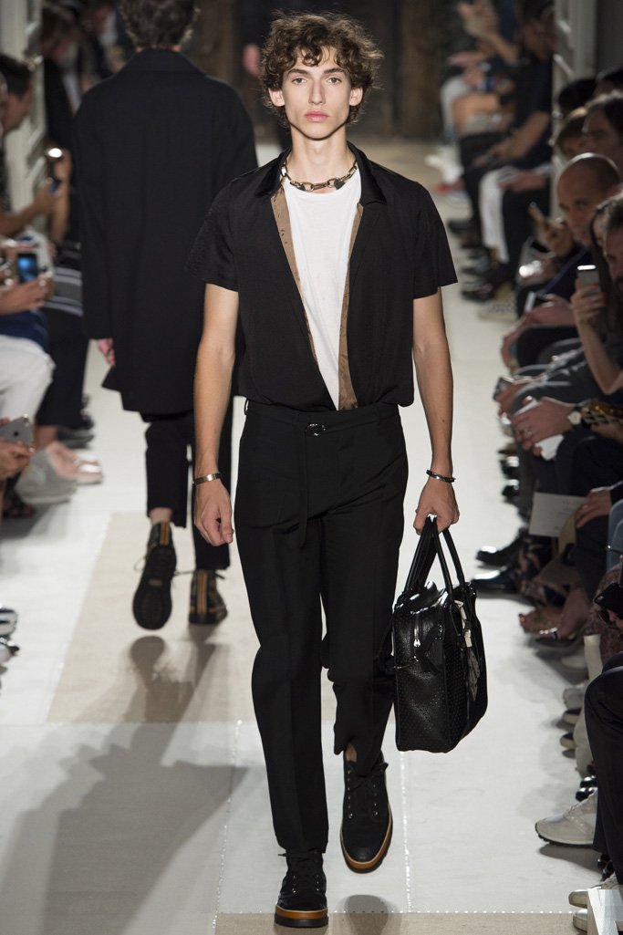 Valentino（华伦天奴）2025巴黎时装发布会男装秀