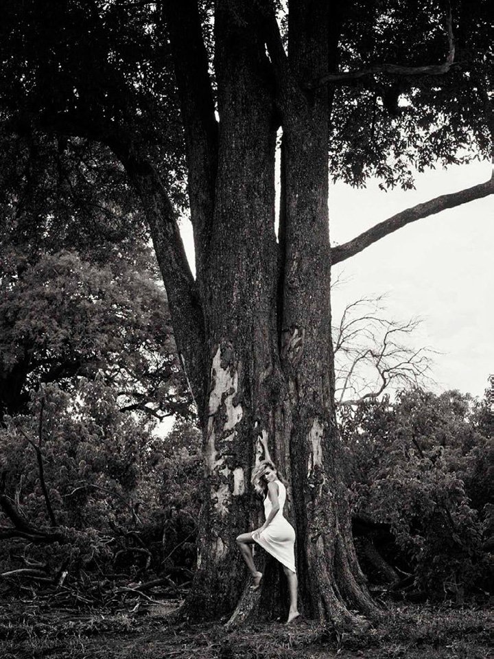 超模Natasha Poly演绎《Vogue》时尚杂志大片